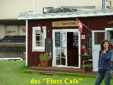 am "Fluß-Cafe"